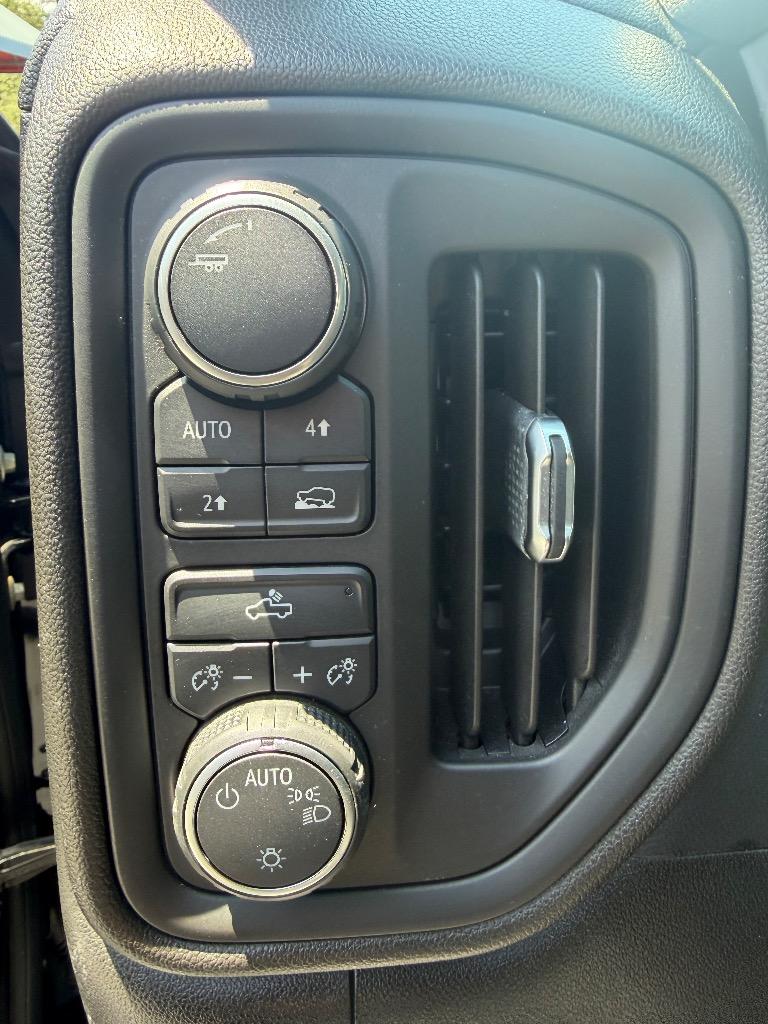 2019 Chevrolet Silverado 1500 Custom - Photo 22
